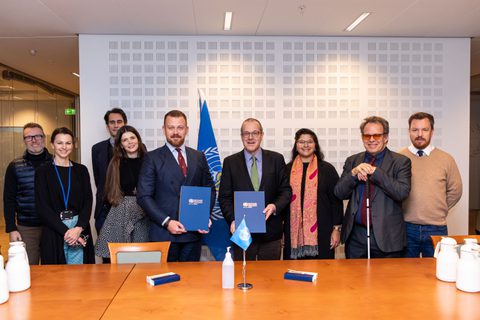 1 JAHL SIGNING UN CITY COPENHAGEN