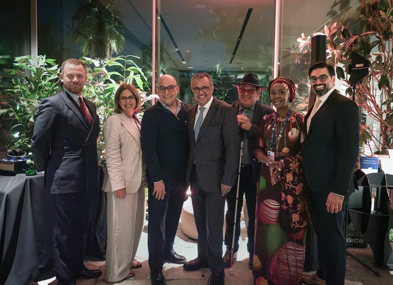 JAHLDINNER GROUPPHOTO WEB JAHLDINNER GROUPPHOTO WEB